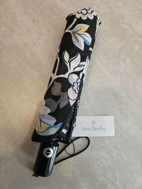 Vera Bradley Retired Holland Garden Floral Botanical Rain Umbrella Compact Auto